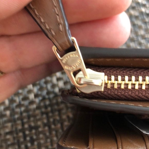 coach wallet, semi new. 🆕🆕🆕🆕🆕🆕 - Picture 7 of 16